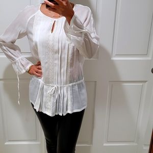 White linen blouse with lace details size small